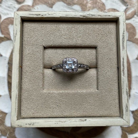 Sterling Silver 925 Ring with clear stones - Picture 1 of 4